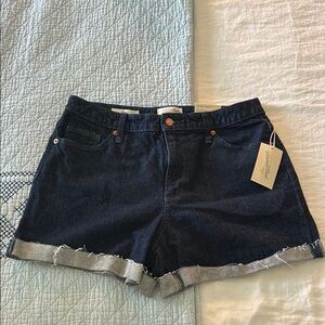 Target Universal Thread mid rise denim shorts